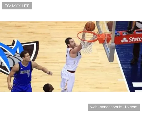 扎伊恩利用突破拉开内线空间效果明显，效率提升明显